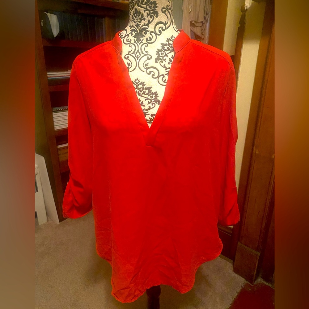 3/4 sleeve v-neck blouse